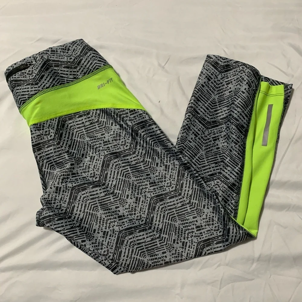 Nike leggings - Picture 2 of 5